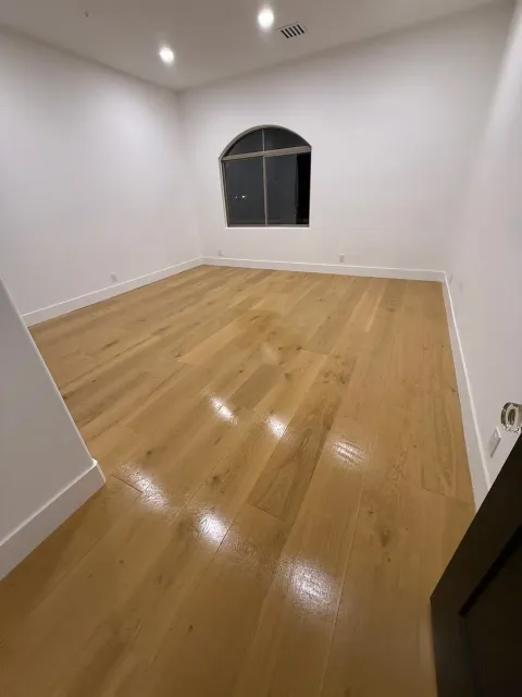 Room with shiny floors ready for inspection